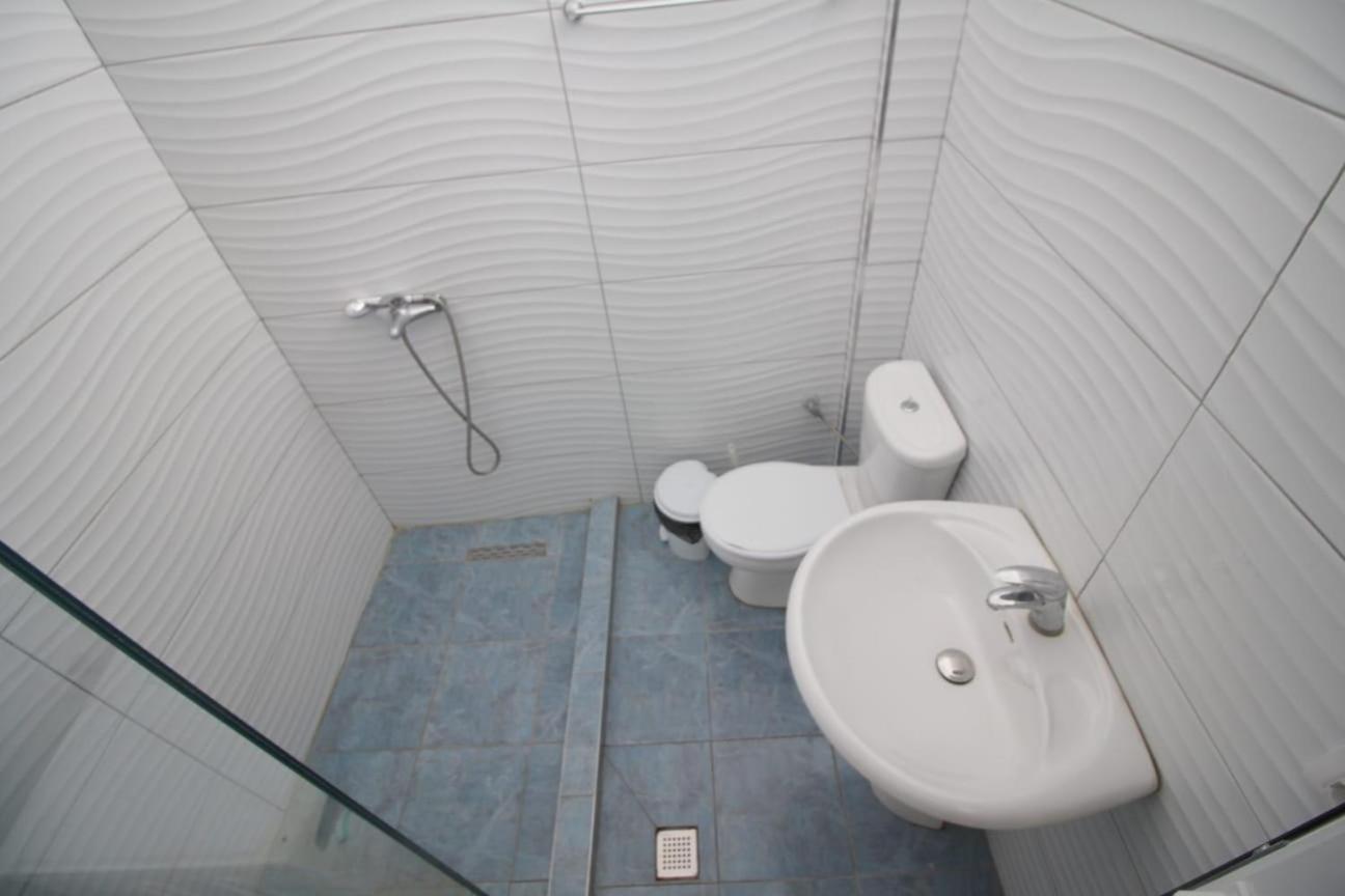Hostel K13 Sarande Exterior photo