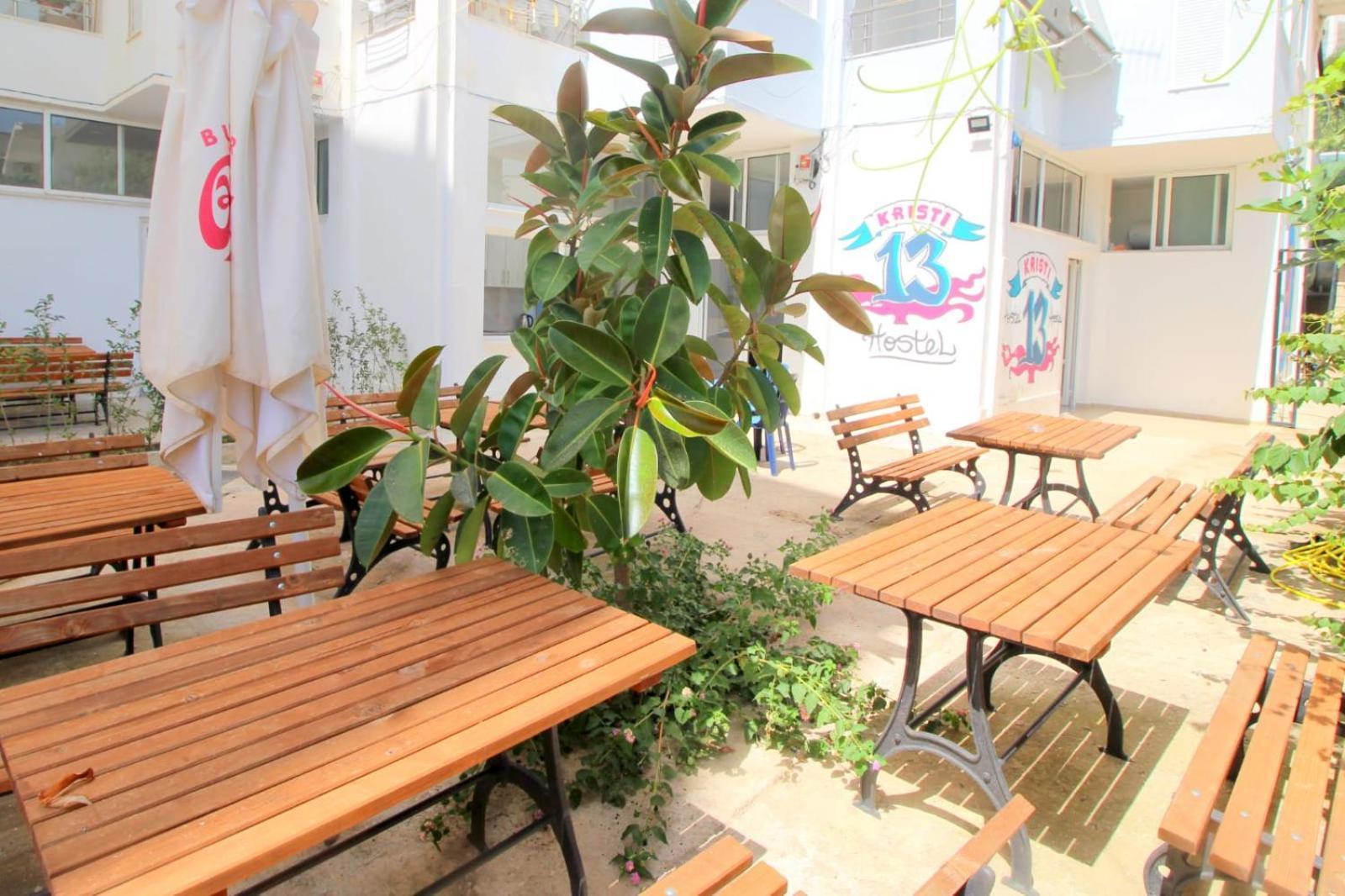 Hostel K13 Sarande Exterior photo